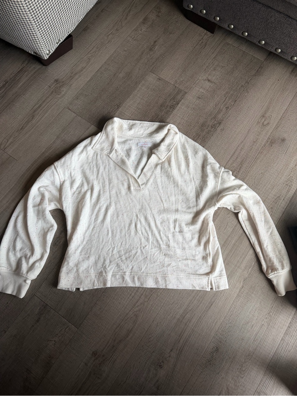 Colsie Cream V-Neck Collared Lightweight Sweater